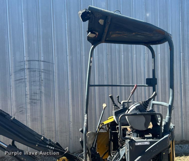 image for item EG1240 John Deere mini excavator