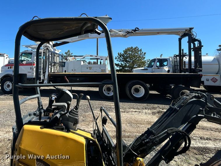 image for item EG1240 John Deere mini excavator