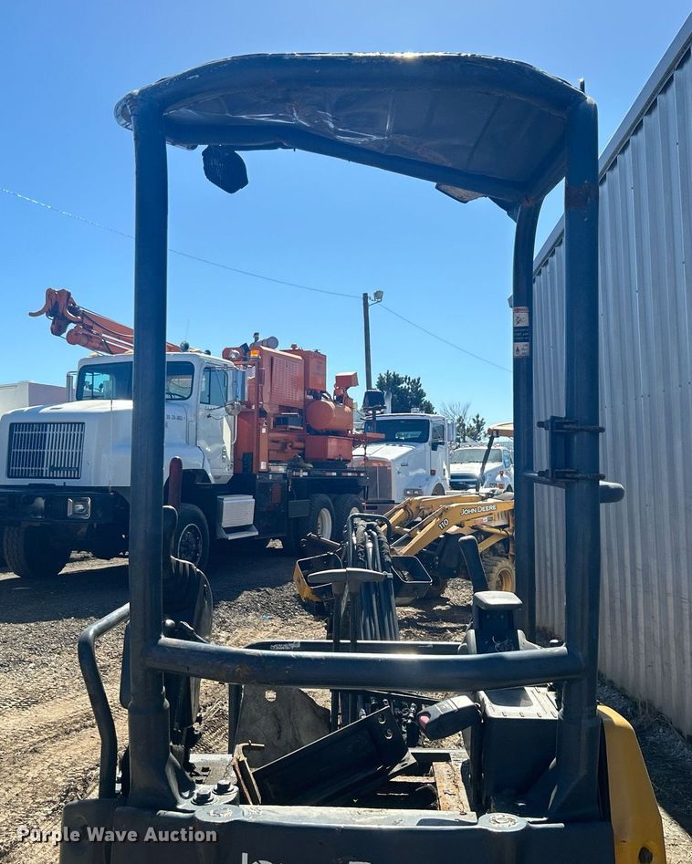 image for item EG1240 John Deere mini excavator