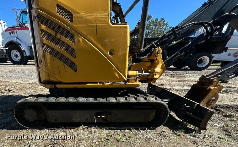 image for item EG1240 John Deere mini excavator