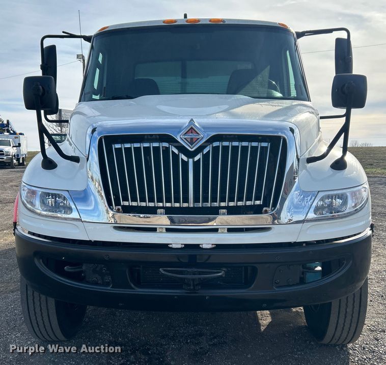 image for item EG1251 2013 International  440 SBA utility / service truck