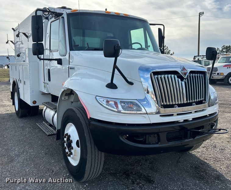 image for item EG1251 2013 International  440 SBA utility / service truck