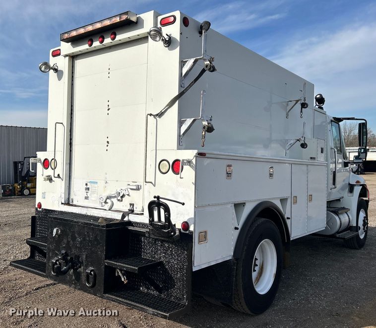 image for item EG1251 2013 International  440 SBA utility / service truck