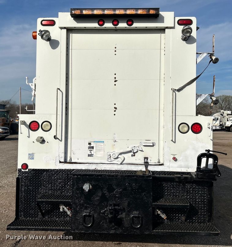 image for item EG1251 2013 International  440 SBA utility / service truck