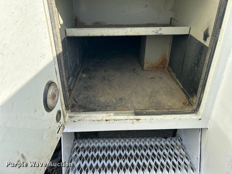 image for item EG1251 2013 International  440 SBA utility / service truck