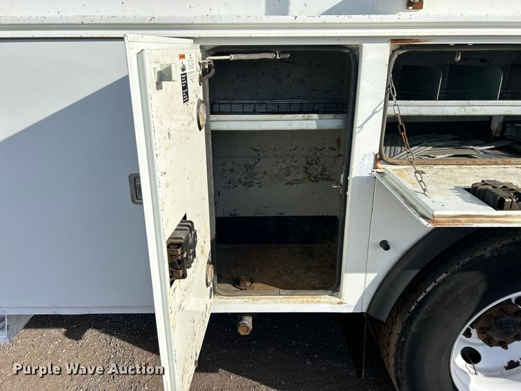 image for item EG1251 2013 International  440 SBA utility / service truck