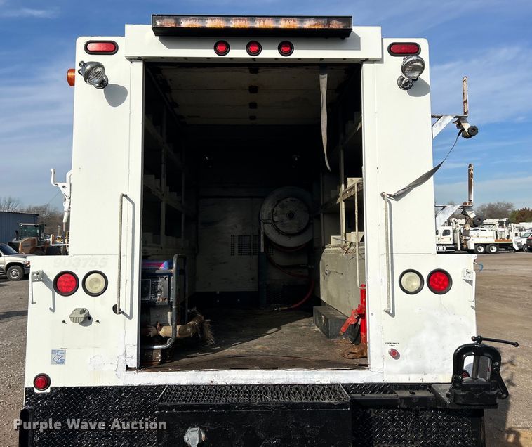 image for item EG1251 2013 International  440 SBA utility / service truck