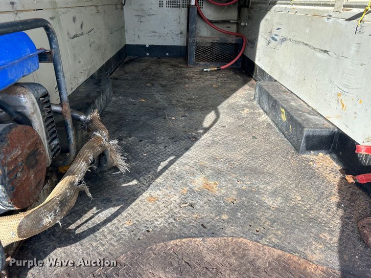 image for item EG1251 2013 International  440 SBA utility / service truck