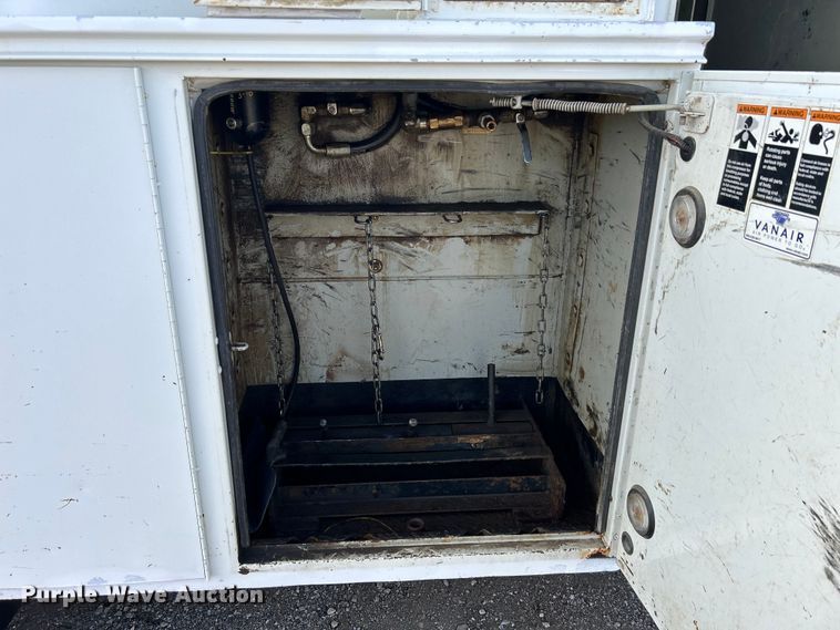 image for item EG1251 2013 International  440 SBA utility / service truck