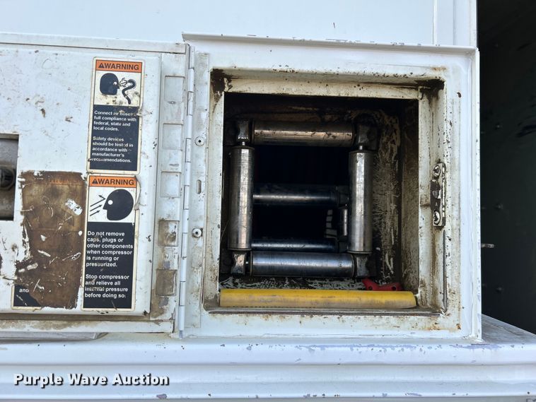 image for item EG1251 2013 International  440 SBA utility / service truck