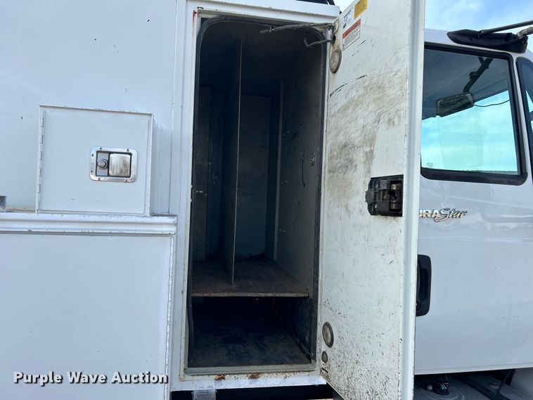 image for item EG1251 2013 International  440 SBA utility / service truck