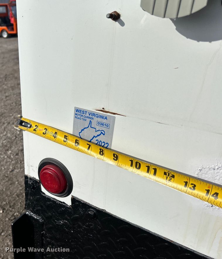 image for item EG1251 2013 International  440 SBA utility / service truck