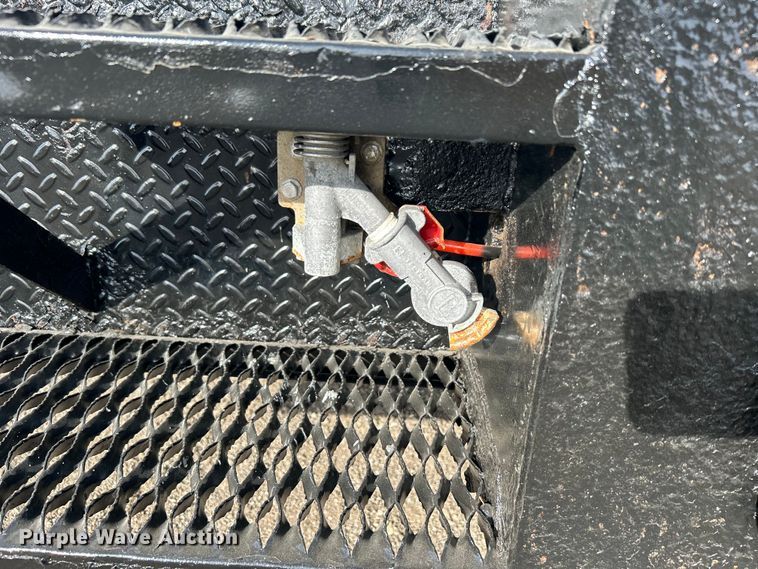 image for item EG1251 2013 International  440 SBA utility / service truck