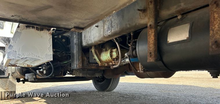 image for item EG1251 2013 International  440 SBA utility / service truck