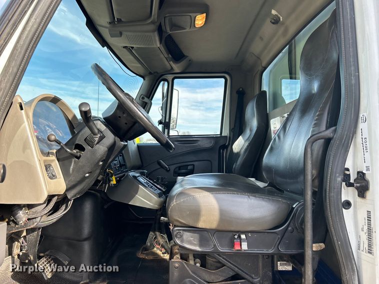 image for item EG1251 2013 International  440 SBA utility / service truck