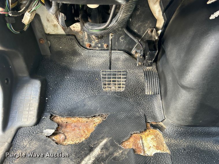 image for item EG1251 2013 International  440 SBA utility / service truck