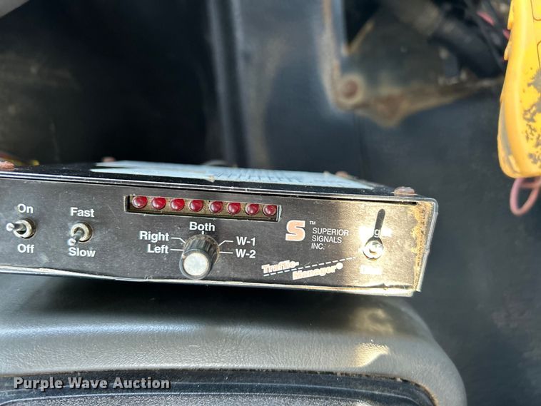 image for item EG1251 2013 International  440 SBA utility / service truck