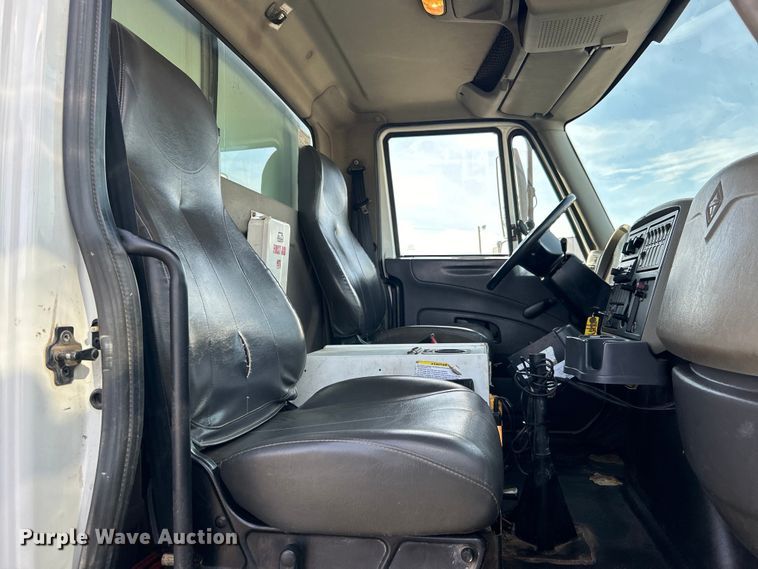 image for item EG1251 2013 International  440 SBA utility / service truck