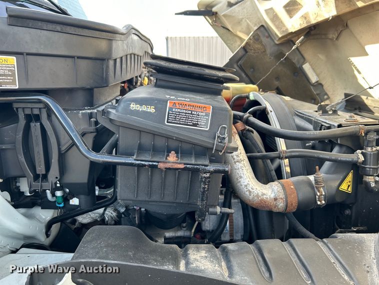 image for item EG1251 2013 International  440 SBA utility / service truck