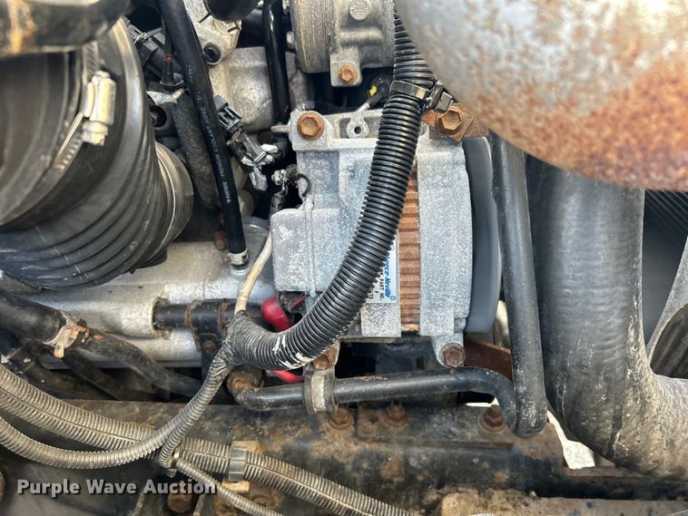 image for item EG1251 2013 International  440 SBA utility / service truck