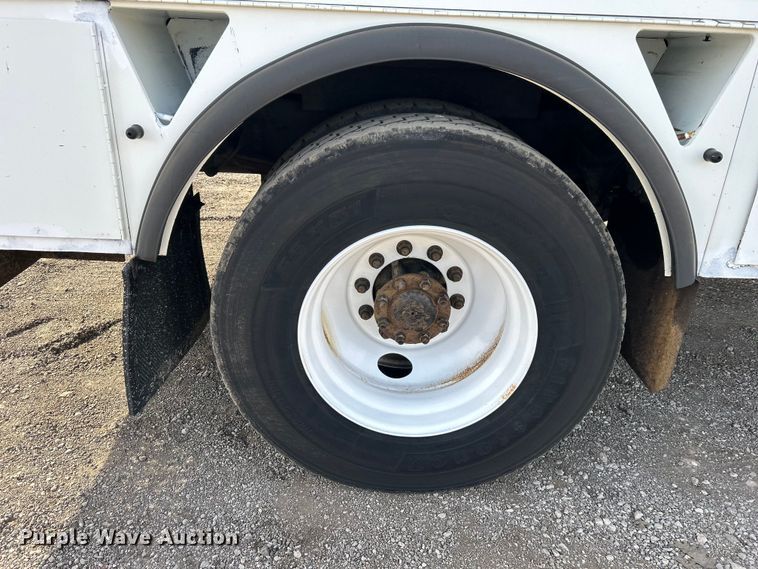 image for item EG1251 2013 International  440 SBA utility / service truck