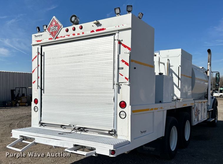 image for item EG1253 2012 Freightliner  Business Class M2 fuel / lube truck