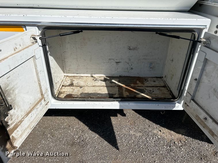 image for item EG1253 2012 Freightliner  Business Class M2 fuel / lube truck