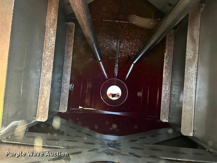 image for item EG1253 2012 Freightliner  Business Class M2 fuel / lube truck