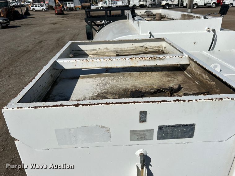 image for item EG1253 2012 Freightliner  Business Class M2 fuel / lube truck