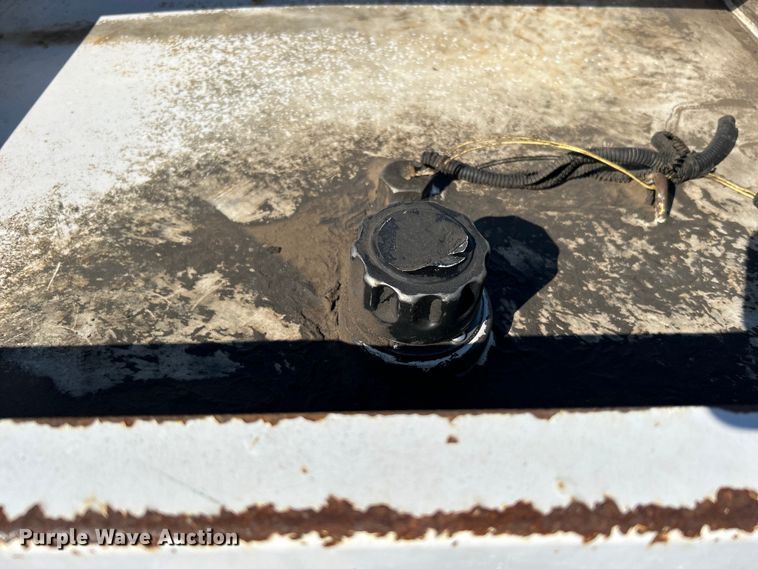 image for item EG1253 2012 Freightliner  Business Class M2 fuel / lube truck