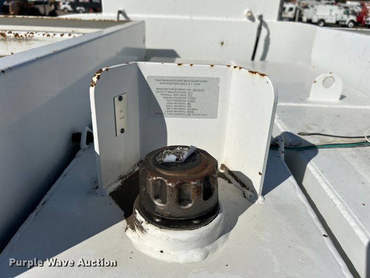 image for item EG1253 2012 Freightliner  Business Class M2 fuel / lube truck