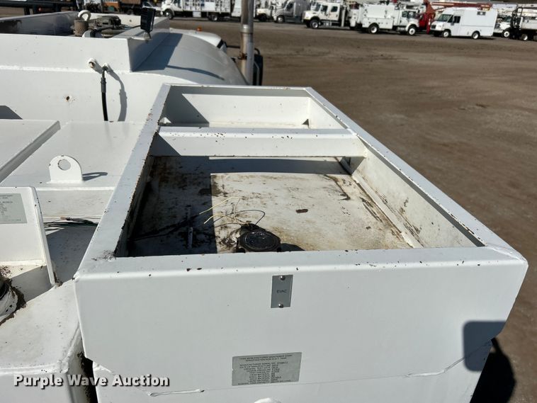 image for item EG1253 2012 Freightliner  Business Class M2 fuel / lube truck