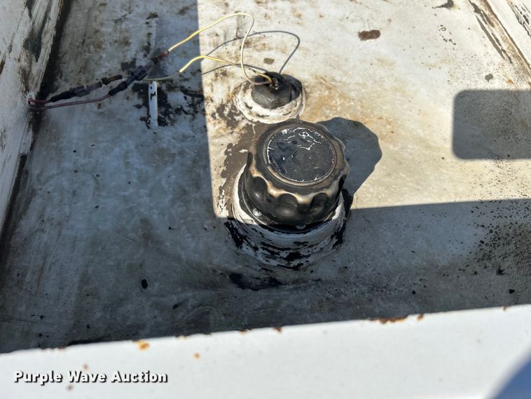 image for item EG1253 2012 Freightliner  Business Class M2 fuel / lube truck