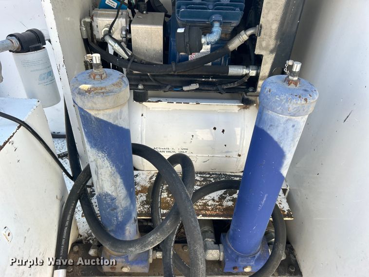 image for item EG1253 2012 Freightliner  Business Class M2 fuel / lube truck