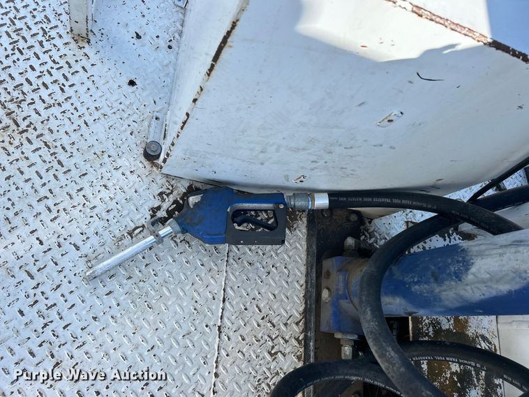 image for item EG1253 2012 Freightliner  Business Class M2 fuel / lube truck