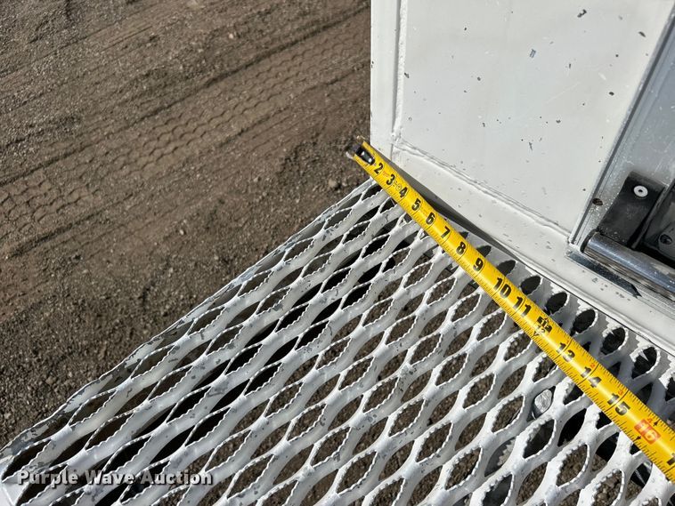 image for item EG1253 2012 Freightliner  Business Class M2 fuel / lube truck