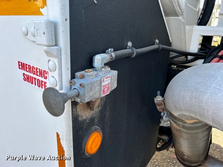 image for item EG1253 2012 Freightliner  Business Class M2 fuel / lube truck