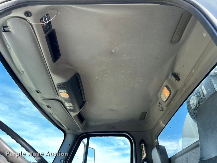 image for item EG1253 2012 Freightliner  Business Class M2 fuel / lube truck