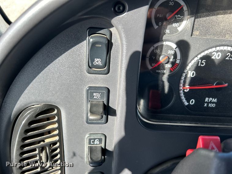 image for item EG1253 2012 Freightliner  Business Class M2 fuel / lube truck