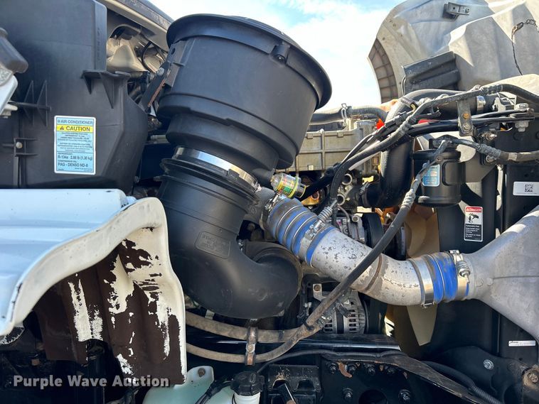 image for item EG1253 2012 Freightliner  Business Class M2 fuel / lube truck