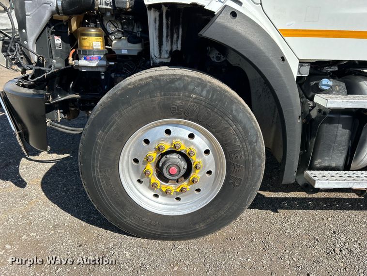 image for item EG1253 2012 Freightliner  Business Class M2 fuel / lube truck