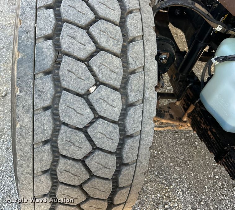 image for item EG1253 2012 Freightliner  Business Class M2 fuel / lube truck