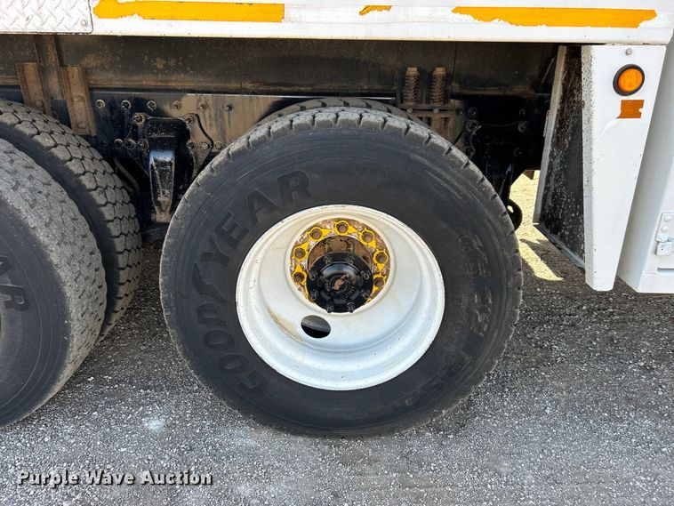 image for item EG1253 2012 Freightliner  Business Class M2 fuel / lube truck