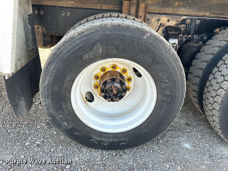 image for item EG1253 2012 Freightliner  Business Class M2 fuel / lube truck