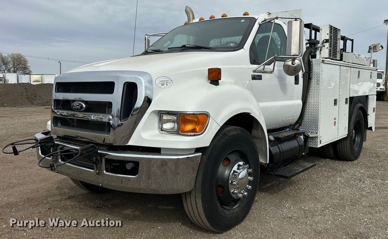 image for item EG1262 2013 Ford F650 Super Duty utility / service truck