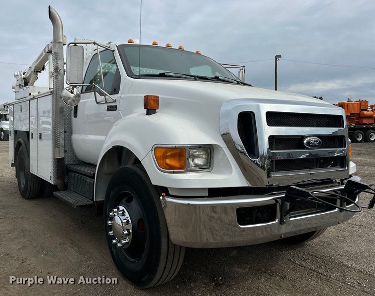 image for item EG1262 2013 Ford F650 Super Duty utility / service truck