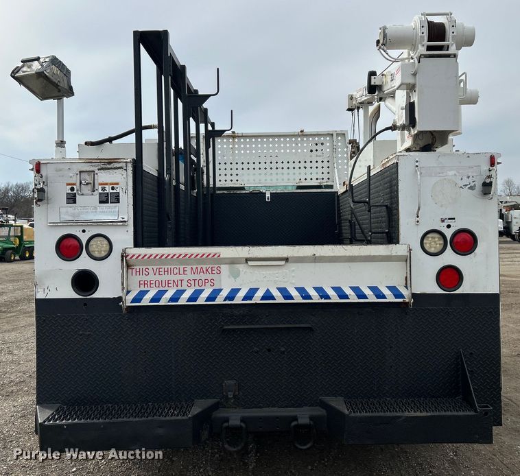 image for item EG1262 2013 Ford F650 Super Duty utility / service truck