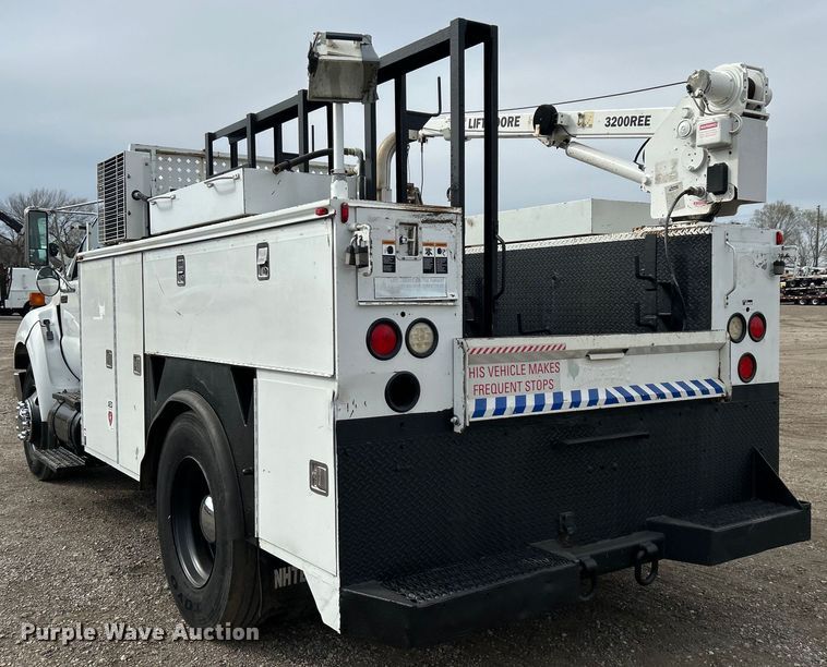 image for item EG1262 2013 Ford F650 Super Duty utility / service truck