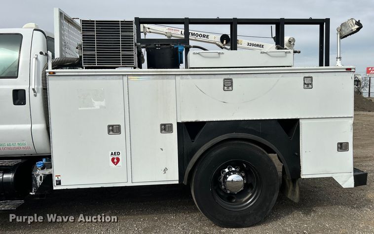 image for item EG1262 2013 Ford F650 Super Duty utility / service truck