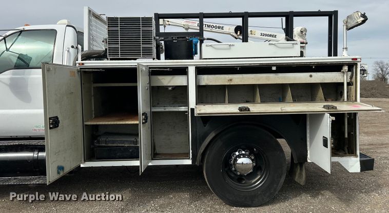 image for item EG1262 2013 Ford F650 Super Duty utility / service truck